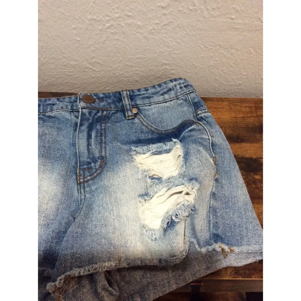 Juniors Size 9 destroyed jean shorts tinseltown womens